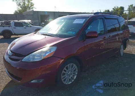 2010 Toyota Sienna Xle z USA, uszkodzony, nr VIN 5TDYK4CC9AS336884